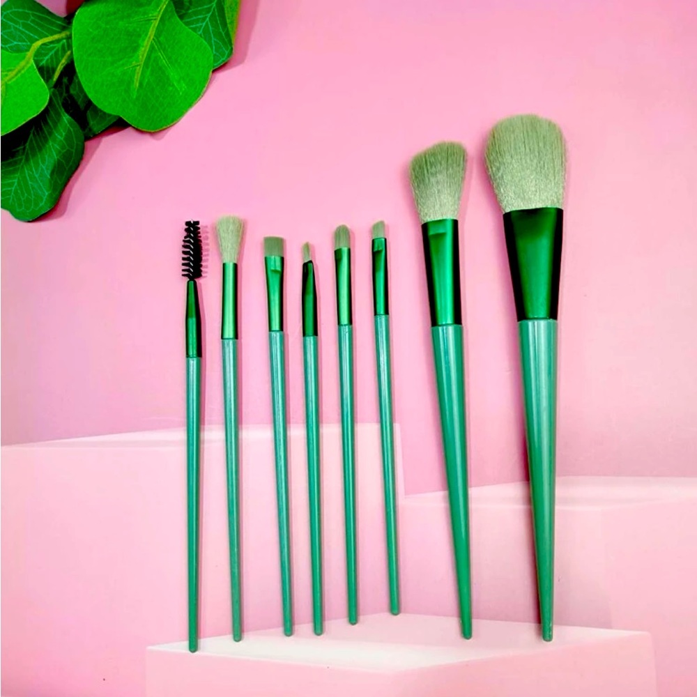 8 piece Makeup Brush Set NEW 🏷️